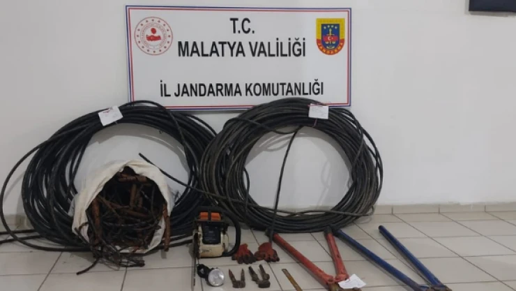 TCDD'yi soydu, kameralara yakalandı