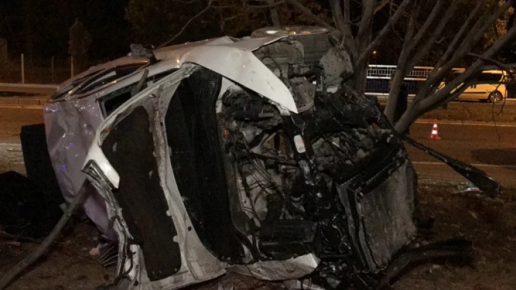 Yoldan çıkan araç ters döndü: 5 yaralı