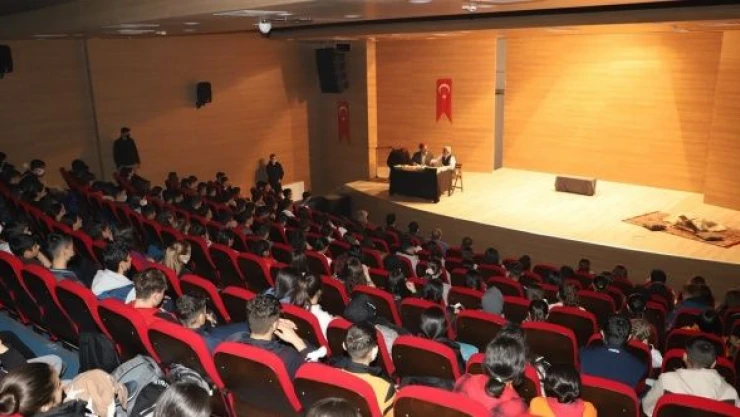 Cizre sahne ışıkları ile aydınlandı