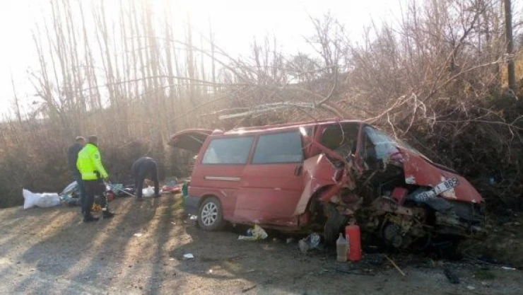 Araç takla attı: 1 ölü, 2 yaralı