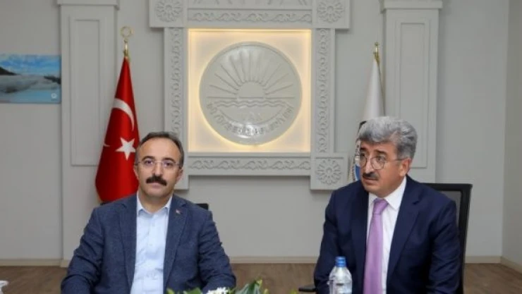 İçişleri Bakan Yardımcısı Çataklı, Van Büyükşehir Belediyesini ziyaret etti