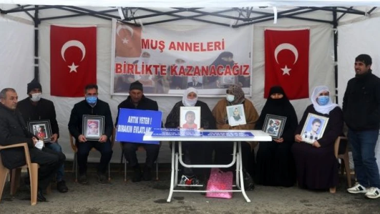 Muş'ta evlat nöbetinde olan ailelerin sayısı 23'e yükseldi