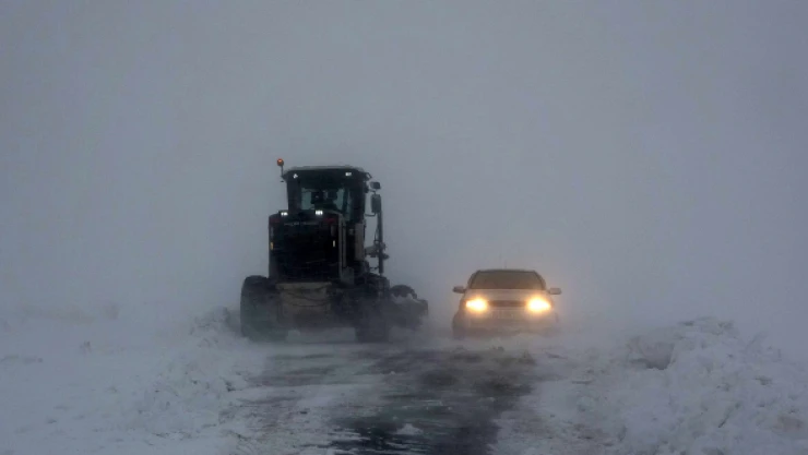 Muş'ta tipi nedeniyle mahsur kalan 30 kişi işte böyle kurtarıldı