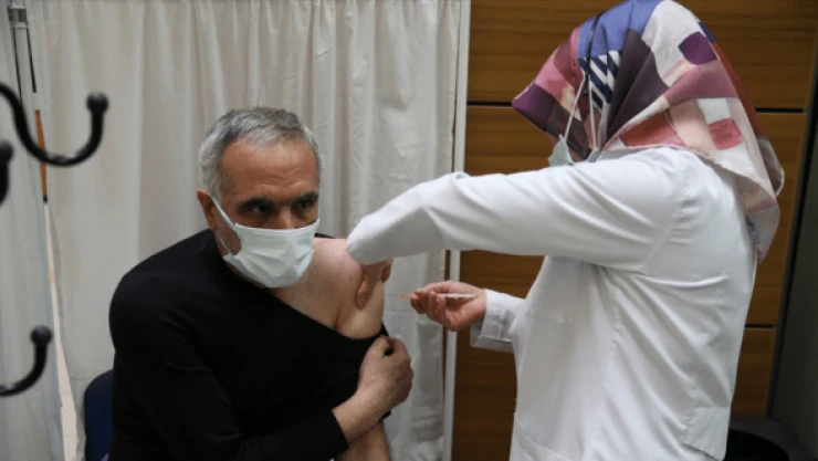 Aşılamada Malatya 'mavi' renge geçti!