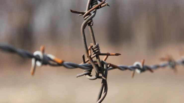 İran sınırından geçmek isteyen iki çocuklu anne donarak öldü