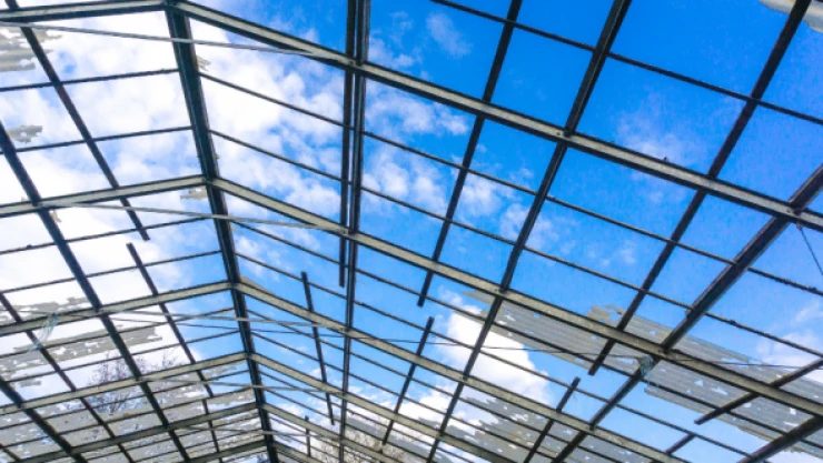 İş yerinin çatısı kar yüküne dayanamadı