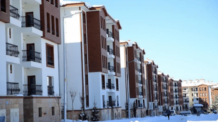 Malatya'da depremzedelerin yaraları sarıldı