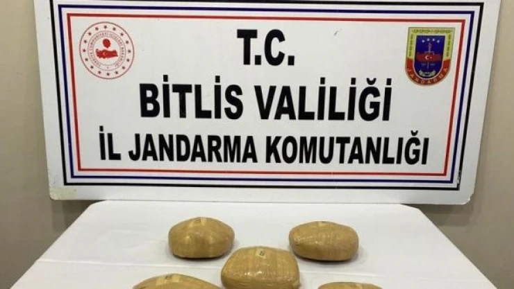 Bitlis'te yolcu otobüsünde uyuşturucu operasyonu!