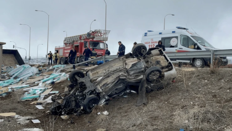 Erzincan'da korkunç kaza: 2 ölü