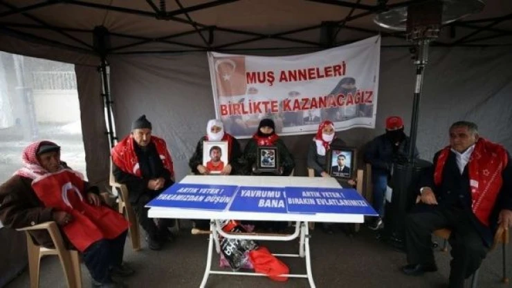 Evlat nöbetindeki ailelerin sayısı artmaya devam ediyor