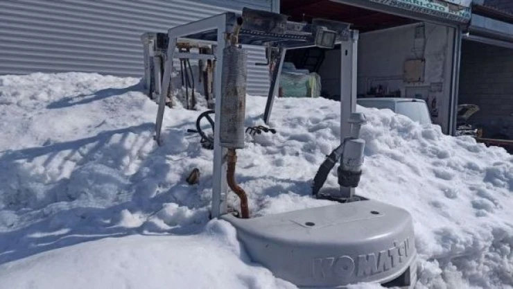 İş yerleri kardan girilmez hale geldi