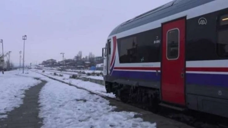 Kars'ta eski demir yolu çalışanları Doğukapı Sınır Kapısı'nın açılmasını istiyor