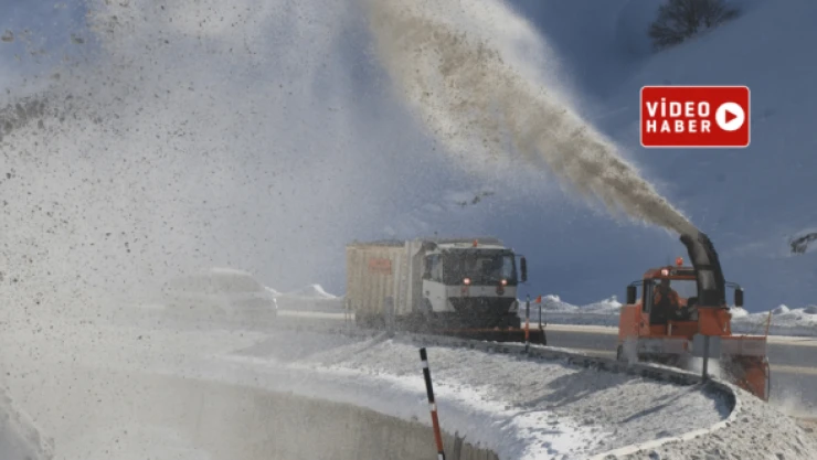 Kızıldağ ve Sakultan Geçidi kardan arınıyor