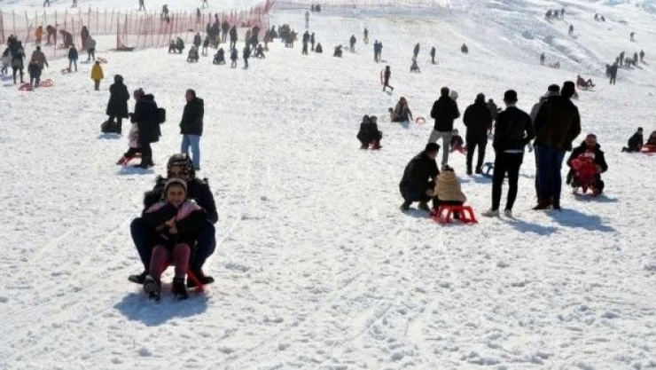 Muşlu kayakseverler hafta sonunu değerlendirdi