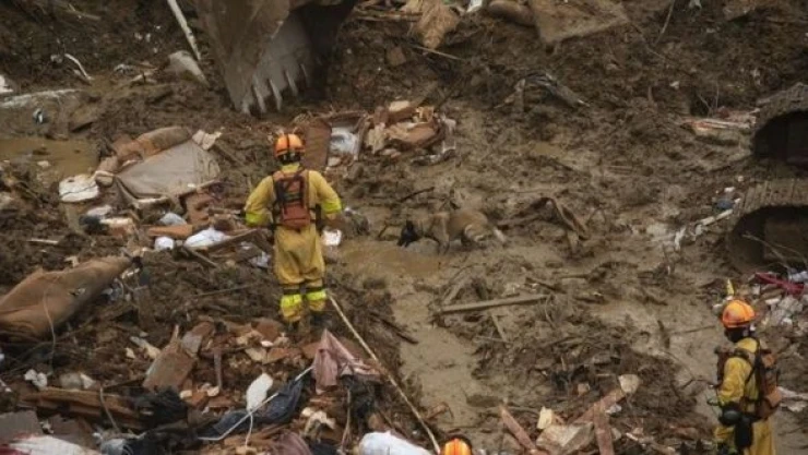 Sel felaketinde ölü sayısı hızla artıyor