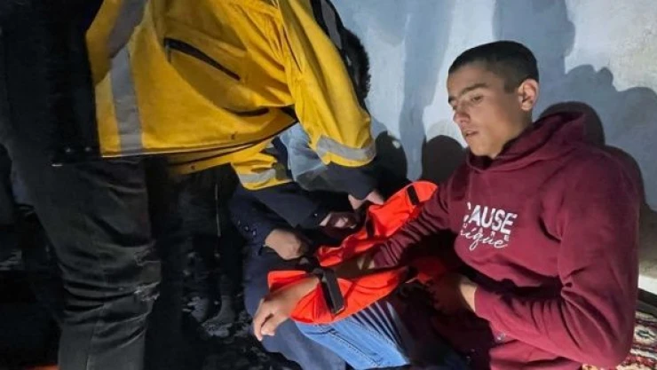 Ağrı'da paletli ambulans çocuk için kalktı