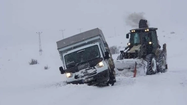 Ardahan'da 33 yol açıldı