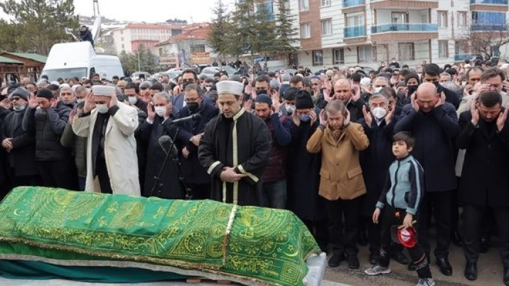 Gazeteci Batuhan Yaşar son yolculuğuna uğurlandı