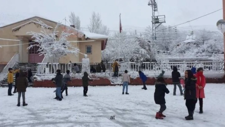 Kars'ta eğitime kar engeli!