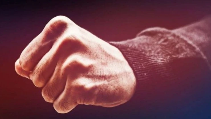 Malatya'da ilkokul bahçesinde bıçaklı kavga!