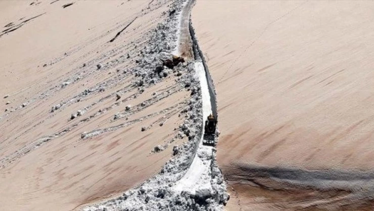 Bayburt nisan ayında karla mücadele devam ediyor