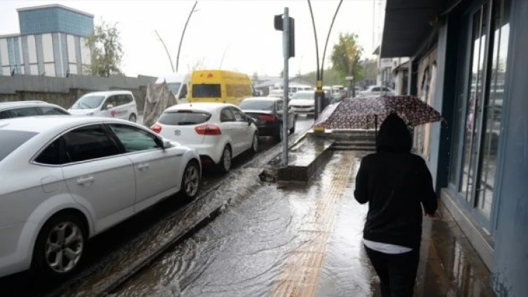 Bingöl'de sağanak ve dolu esareti!