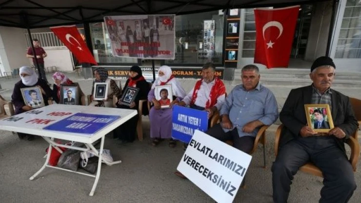 Muş'ta evlat nöbeti devam ediyor!