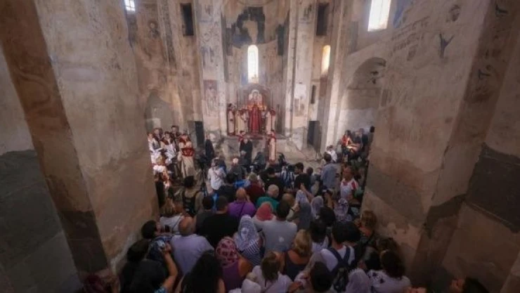 Akdamar Kilisesi'ndeki 10'uncu ayin başladı