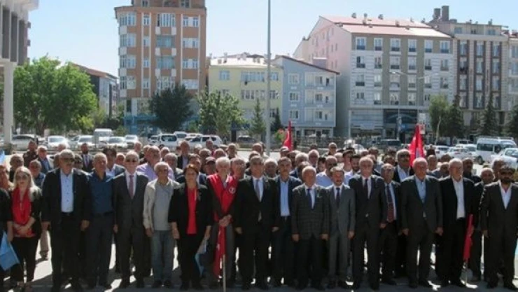 CHP'nin kuruluşunun 99'uncu yıl dönümü Kars'ta törenle kutlandı