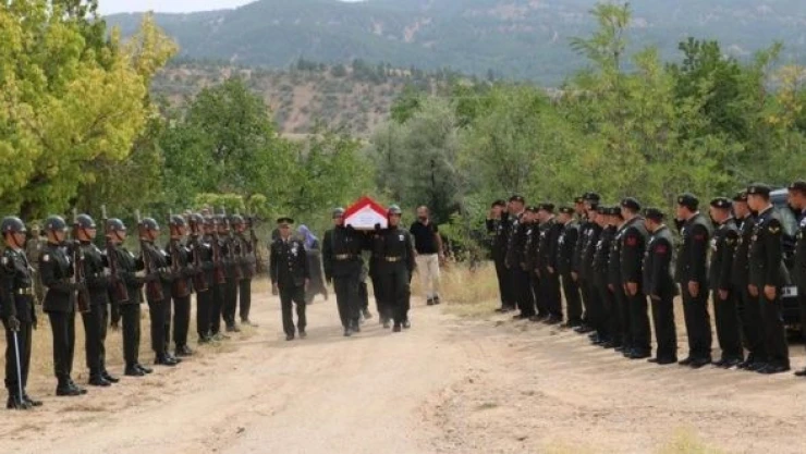 Elazığ'da Kıbrıs gazisi son yolculuğuna uğurlandı