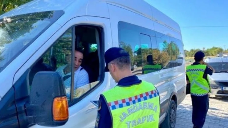 Elazığ'da okul servisleri denetledi