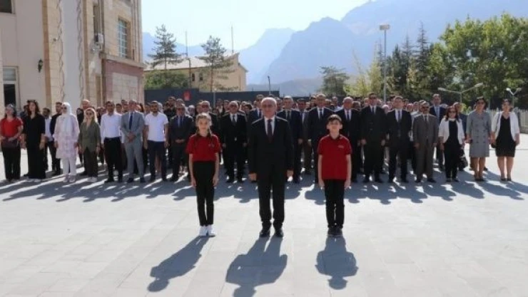 Hakkari'de İlköğretim Haftası kutlandı