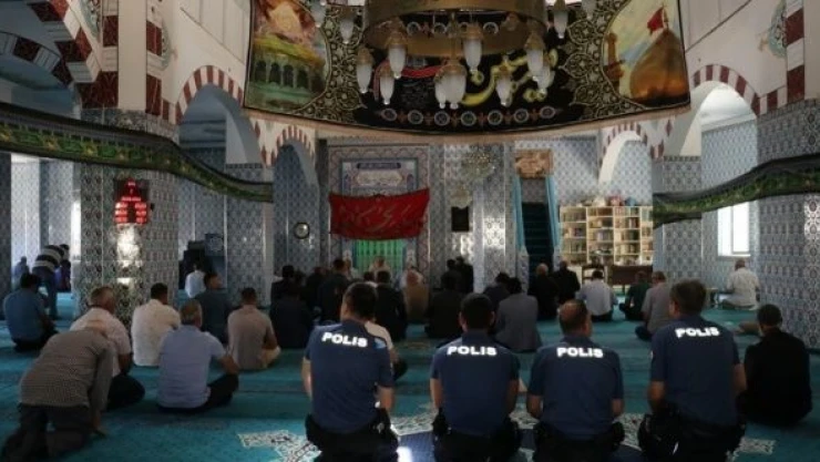 Iğdır'da 7 yıl önce  şehit olan 13 polis için mevlit okutuldu