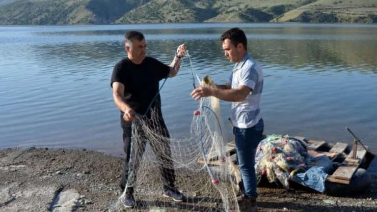 Kars'ta Karakurt Baraj Gölü'nde balık bereketi