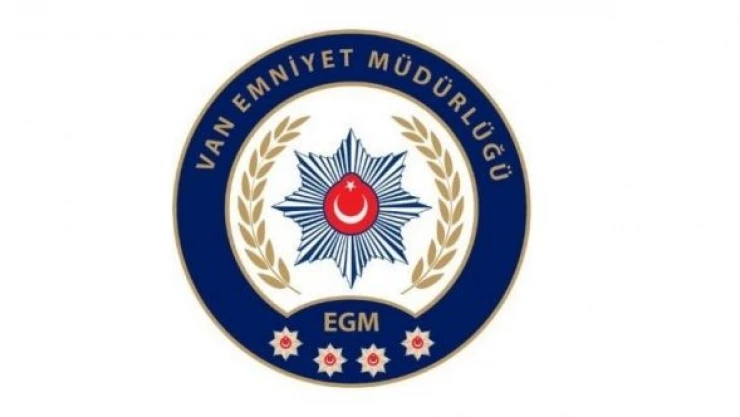 Van'da KPSS'ye geç kalanlar polis ekiplerince okullara yetiştirildi