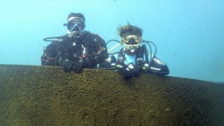 Dalış eğitimiyle Van Gölü'nün güzelliklerini keşfediyorlar