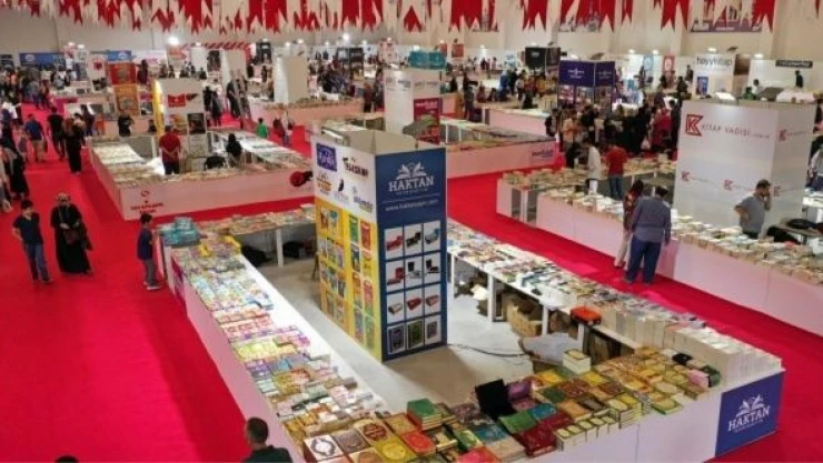 Elazığ Belediyesi Kitap Fuarı 2'inci gününde devam ediyor