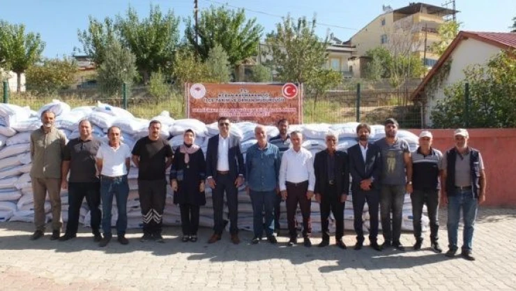 Elazığ'da çiftçilere hibeli tohum desteği sağlandı