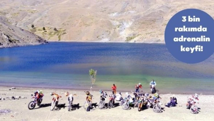 Erzincan'da motosiklet tutkunları adrenaline doydu!