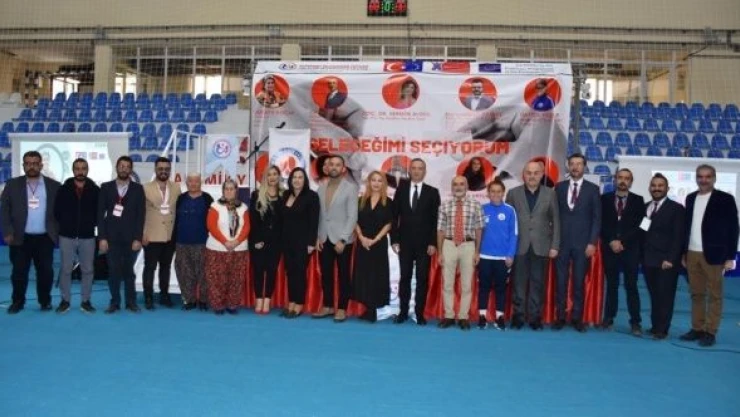 Hakkari'de 'Gelecek Seçimlerine Destek' paneli düzenlendi