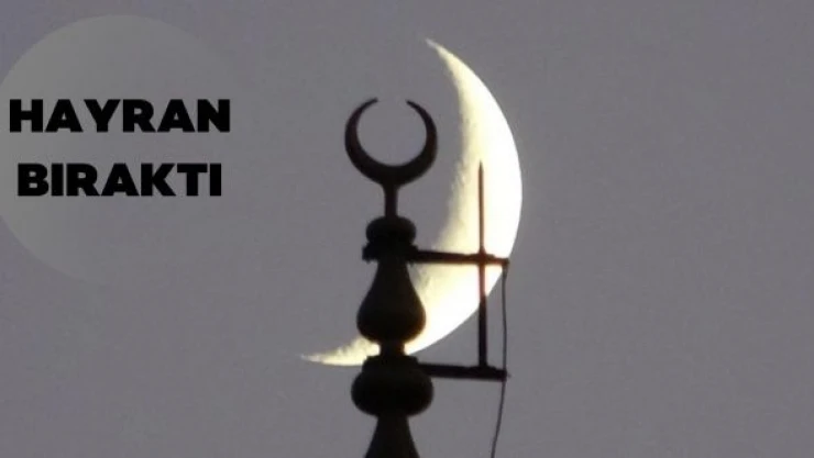 Hakkari'de hilal şeklindeki Ay görenleri büyüledi