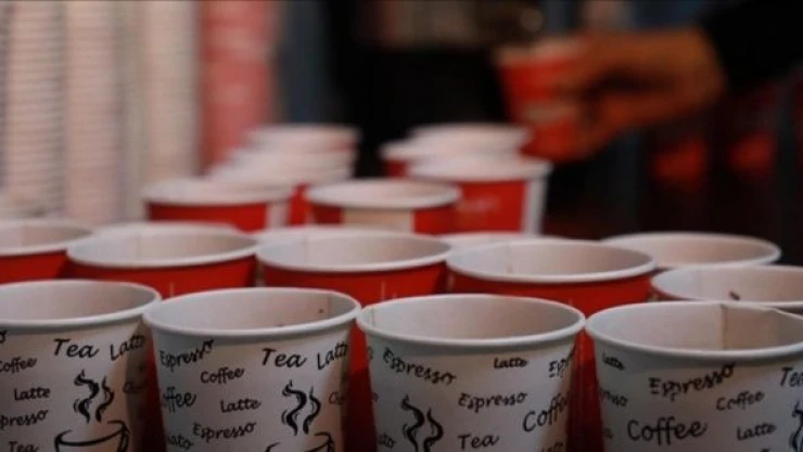 Kağıt bardak kullanırken iki kere düşünün