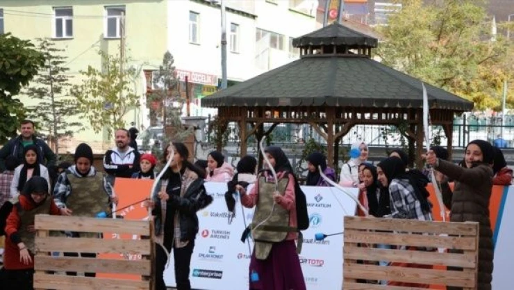 Karlıova'da 'Geleneksel Kültür ve Spor Şenliği' başladı