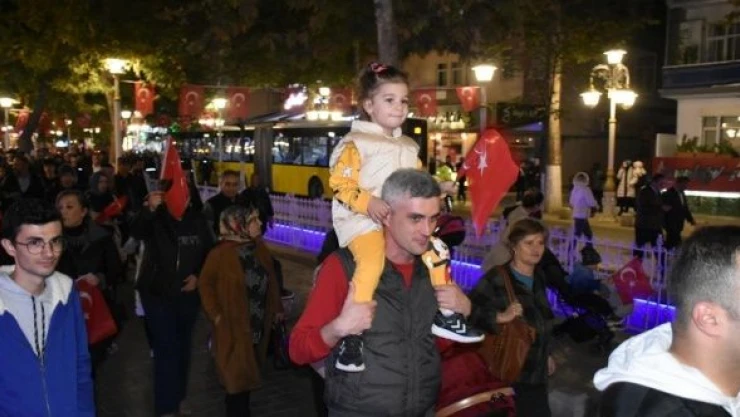 Malatya'da kortej yürüyüşü ve fener alayı düzenlendi