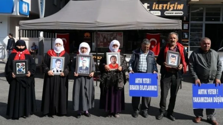 Muş'ta evlat nöbeti devam ediyor!