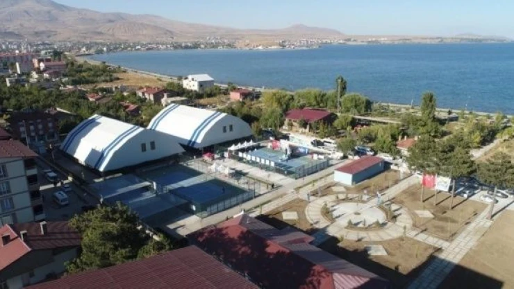 Tatvan yeni spor tesislerine kavuşuyor
