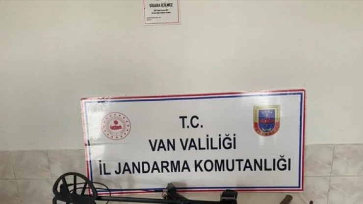 Van'da ruhsatsız kazı yapan 3 kişi yakalandı