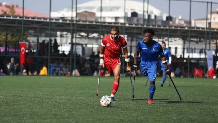Ampute Futbol Türkiye Kupası müsabakaları Van'da başladı