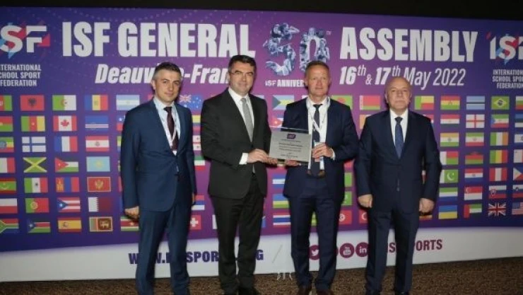 Dünya Okullar Kış Spor Oyunları için Erzurum'a geldiler