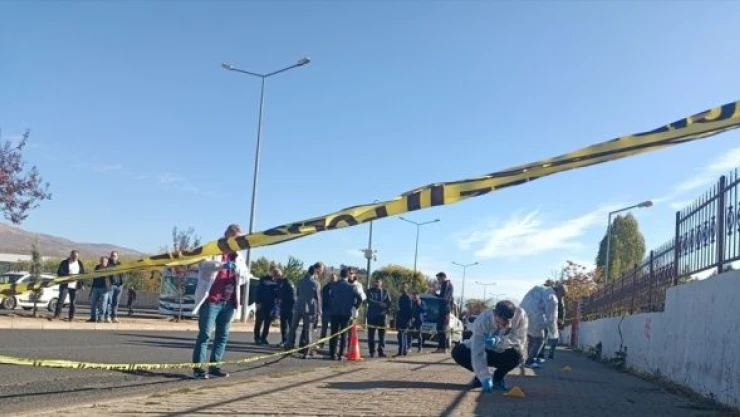 Bingöl'de bıçaklı kavgada ölen lise öğencisi  defnedildi